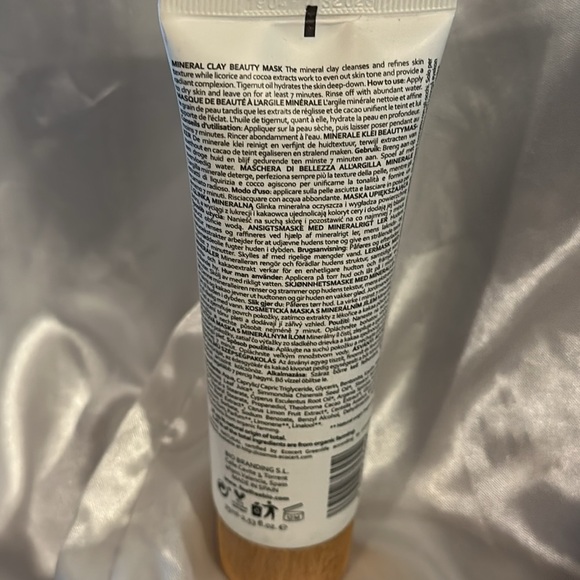 Cosmos Natural Mineral Clay Beauty Mask - Feel Free - Picture 3 of 5